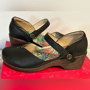 ALEGRIA Black Mary Jane Comfort Clog with Floral Insole